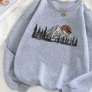 Gray Mountain Graphic Sweatshirt